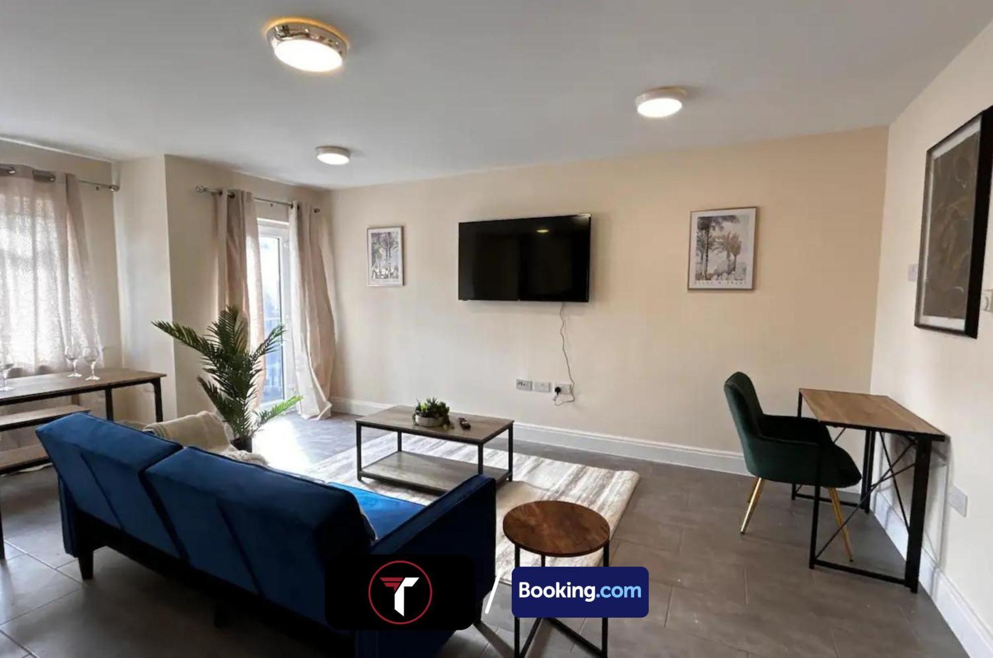 Stylish 2 Bedroom Flat By Tara Stays Short Lets & Serviced Accommodation Watford With Free Parking & Nearby Warner Studios Eksteriør billede